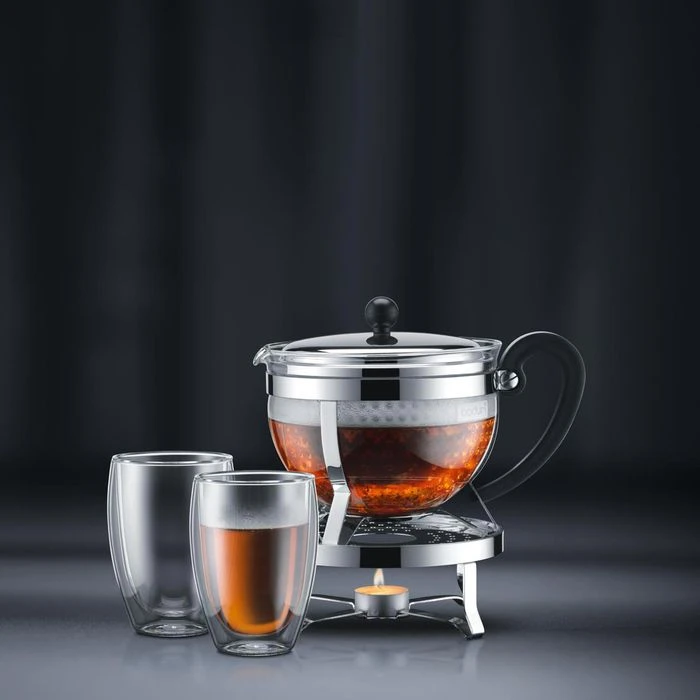 Bodum Tee-Kanne Chambord Set K11143-16, Glas, Mit Kunststoff-Sieb, Mit Stövchen, Glänzend, 1,3 L 2 Bodum Tee-Kanne Chambord Set K11143-16, Glas, Mit Kunststoff-Sieb, Mit Stövchen, Glänzend, 1,3 L – Bild 2