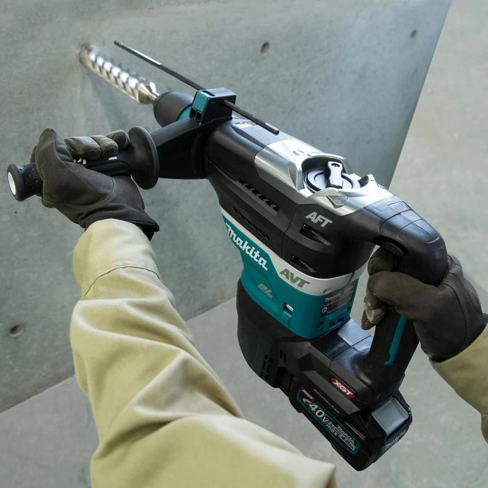 Makita Bohrhammer HR005GM202 XGT, SDS Max, 40V/4Ah, Mit 2 Akkus, Lader, Koffer & Bluetooth 4 Makita Bohrhammer HR005GM202 XGT, SDS Max, 40V/4Ah, Mit 2 Akkus, Lader, Koffer & Bluetooth – Bild 4