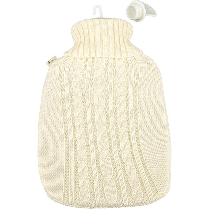 Hugo-Frosch Wärmflasche Klassik Strick Weiß, 1,8 Liter, Weiß, Abnehmbarer Bezug 4 Hugo-Frosch Wärmflasche Klassik Strick Weiß, 1,8 Liter, Weiß, Abnehmbarer Bezug – Bild 4
